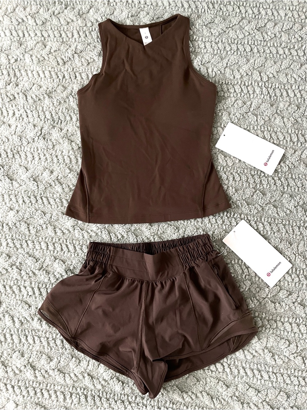lululemon athletica Hottie Hot 2.5” shorts + Align V-Neck Tank | Brown | Size 2